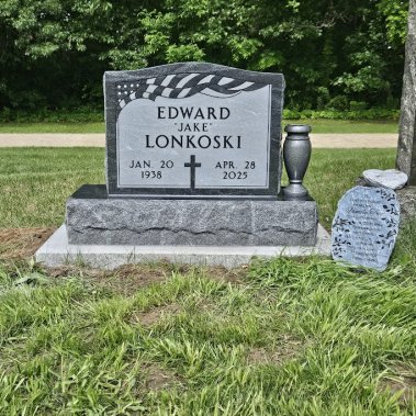 American Black 24" Serp Top Monument